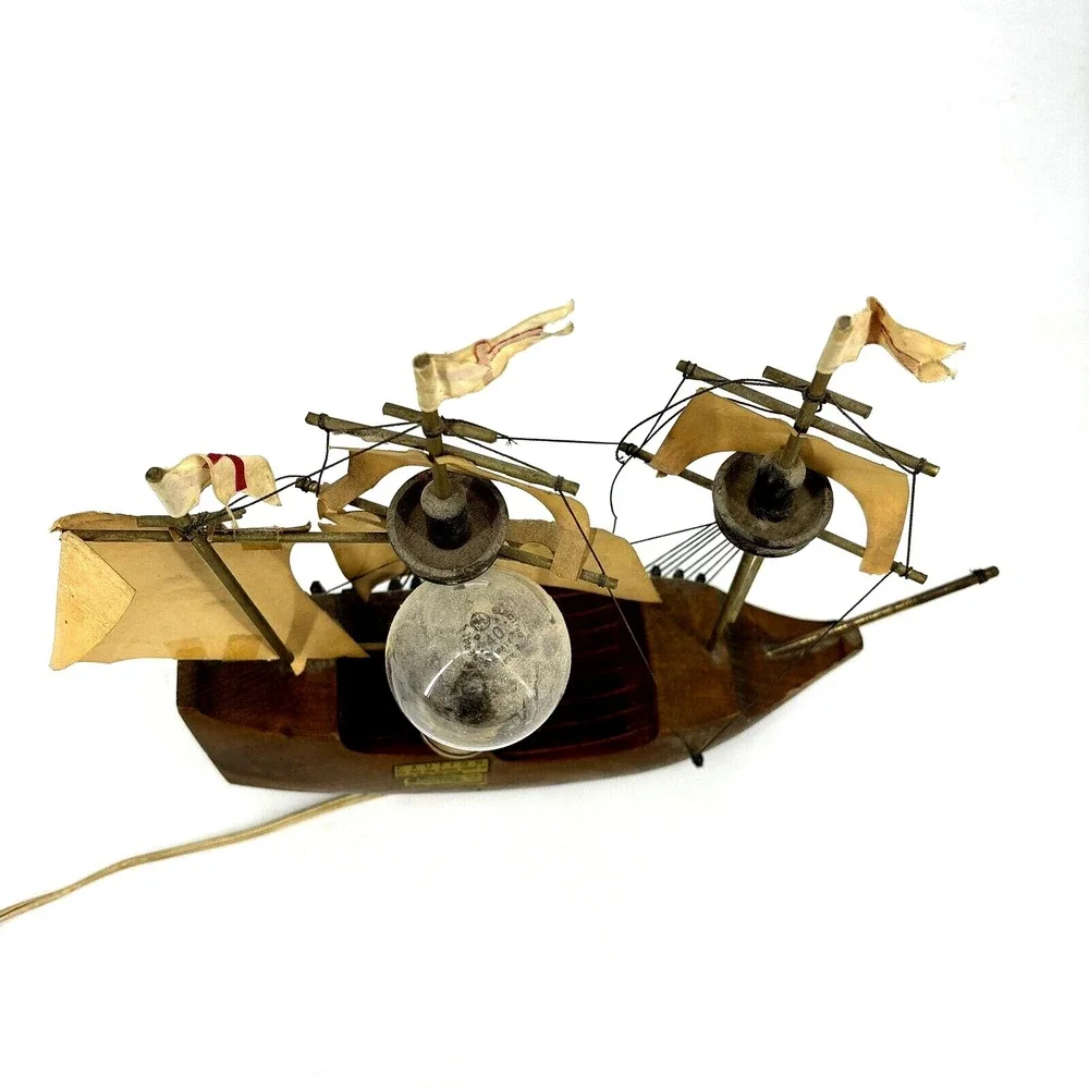 Vintage Underwriters Laboratories Portable‎ TV Lamp Wooden Ship Paper Sails